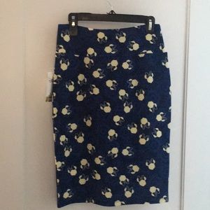 Disney Minnie Mouse Skirt - Size M NWT